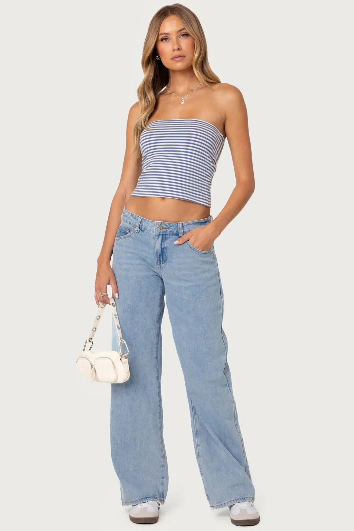 ✦ Aria Low-Rise Wide Leg Jeans